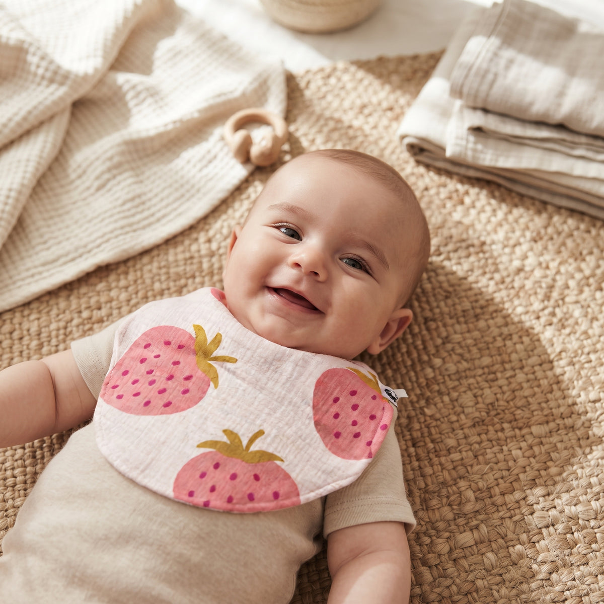 Monkey Mum® Muslin Bib - Strawberry