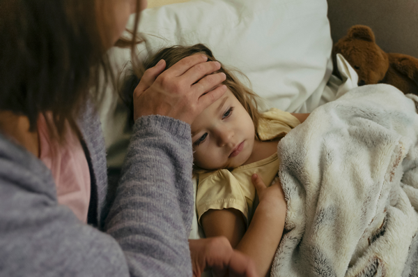 Kdy by měly děti s nemocí zůstat doma? A jak zvládnout výuku doma