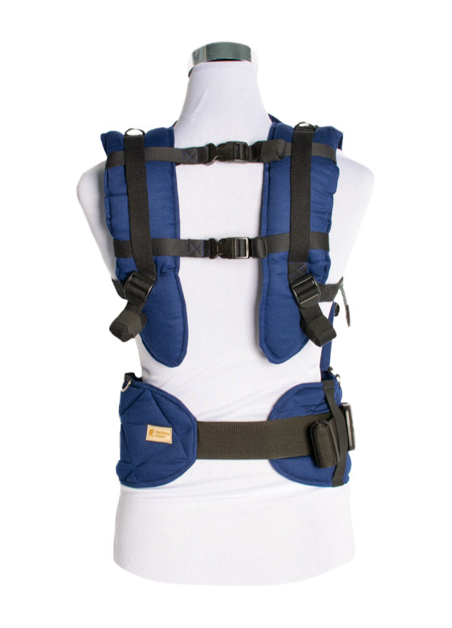Monkey Mum® Ergonomisk växande bärsele Carrie - Marinblå